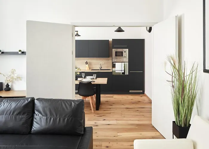 Апартаменты Days - One-bedroom With Workspace By Vltava River In Smichov Прага