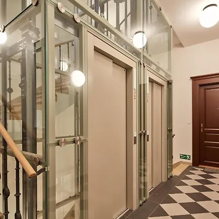 Days - Stylish - Workspace Apartment Prague
