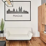 Days - One-bedroom With Workspace By Vltava River In Smichov * Prag