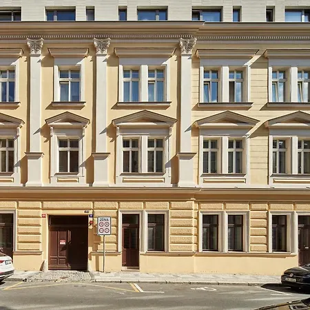 Days - One-bedroom With Workspace By Vltava River In Smichov アパート *