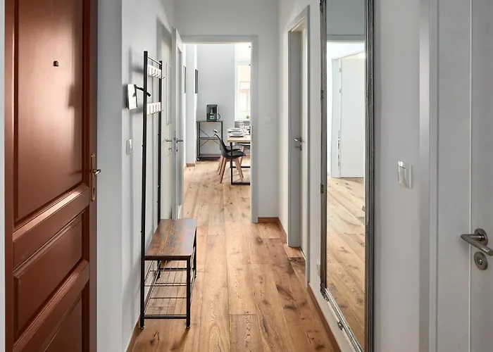 Days - One-bedroom With Workspace By Vltava River In Smichov Lejlighed